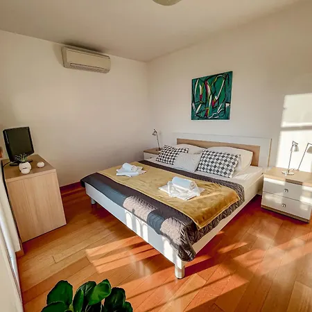 Stunning View Apartment *