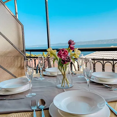 Stunning View Apartment Bol