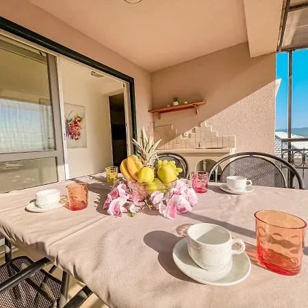 Stunning View Apartment Bol